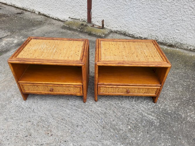 PAIRE DE TABLES DE NUIT CHEVETS A TIROIRS ROTIN DE MAUGRION VINTAGE