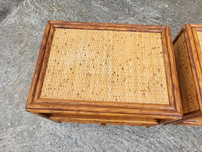 PAIRE DE TABLES DE NUIT CHEVETS A TIROIRS ROTIN DE MAUGRION VINTAGE