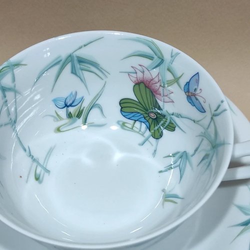 Paire de tasses à bouillon en porcelaine de Limoges, Georges Boyer