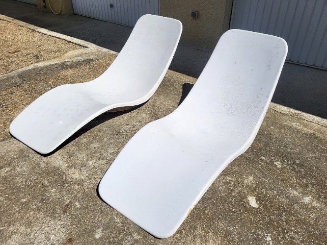 PAIRE DE TRANSATS CHAISES LONGUES BAIN DE SOLEIL EN RESINE POLYESTER