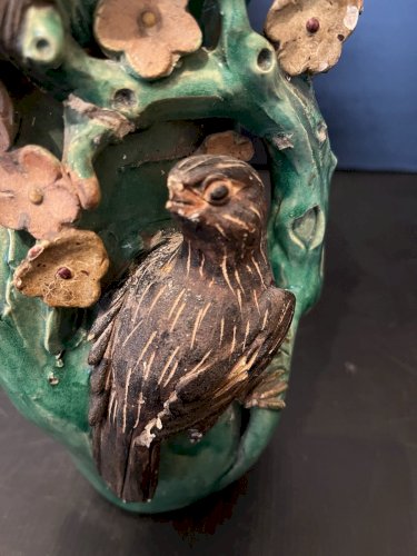 Paire de vase  anciens en barbotine décor d' Oiseaux  Art Nouveau dans leur jus