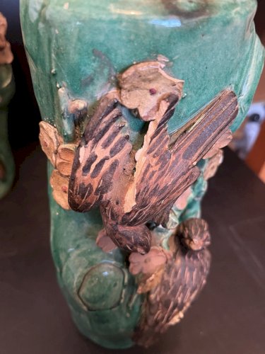 Paire de vase  anciens en barbotine décor d' Oiseaux  Art Nouveau dans leur jus