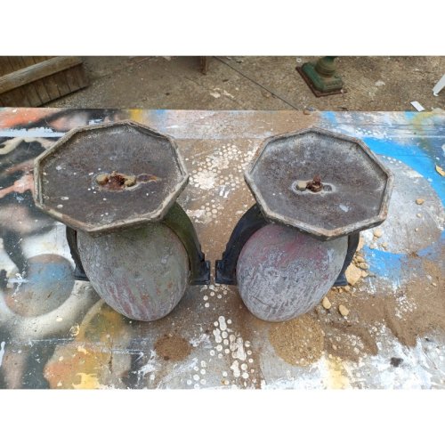 Paire de Vases Art déco Fonte émaillée