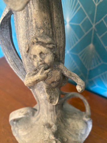 Paire de vases art nouveau, régule, patine à finir, décors de putti. vers 1900.