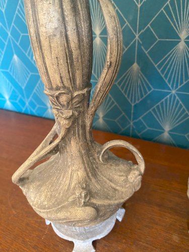 Paire de vases art nouveau, régule, patine à finir, décors de putti. vers 1900.