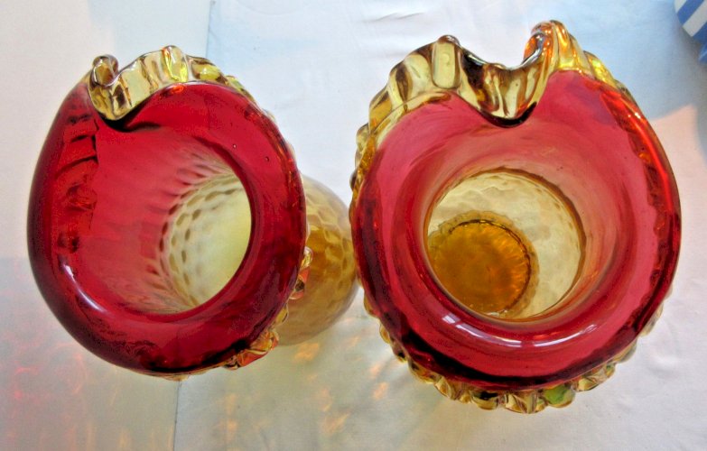 PAIRE DE VASES ART NOUVEAU VERRE ROUGE ET AMBRE, AMBERINA