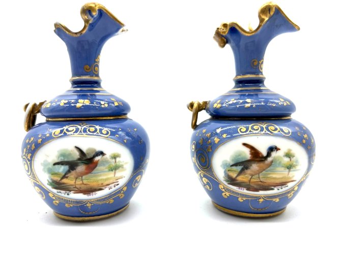 Paire de vases bleu cobalt décor d’oiseaux – Porcelaine française XIXe – 11 cm