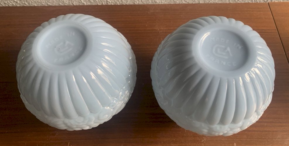 Paire de  vases boule 1930's en opaline bleue art déco CLA MADE IN FRANCE