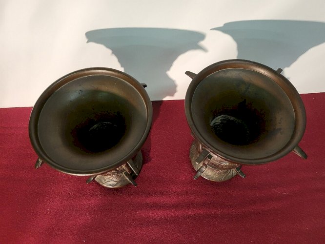 PAIRE DE VASES EN BRONZE ASIATIQUES