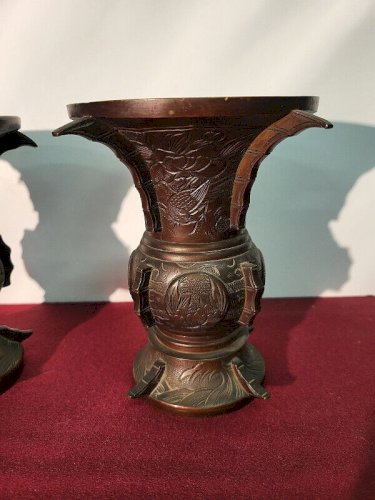 PAIRE DE VASES EN BRONZE ASIATIQUES