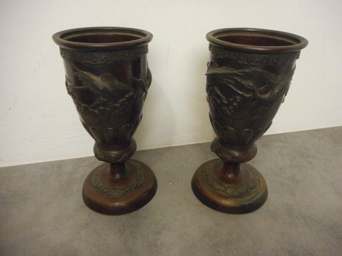 PAIRE DE VASES EN BRONZE DECOR ASIATIQUE
