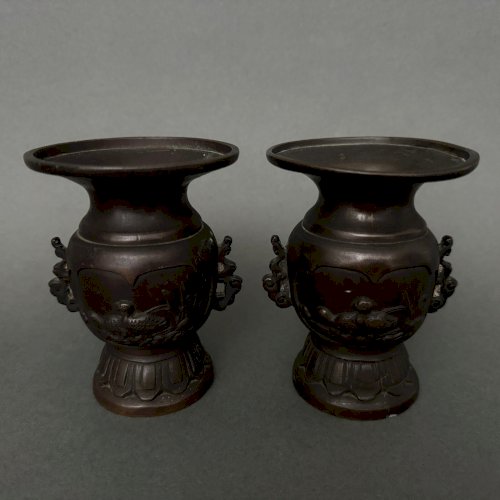 Paire de vases en bronze Japon XIXe patine brune M3315
