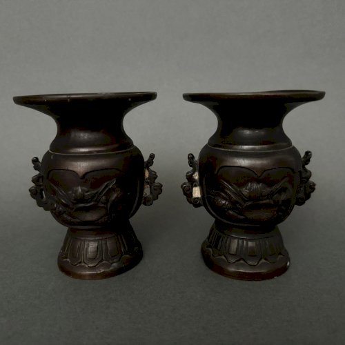 Paire de vases en bronze Japon XIXe patine brune M3315