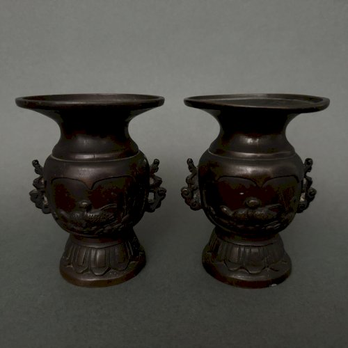 Paire de vases en bronze Japon XIXe patine brune M3315