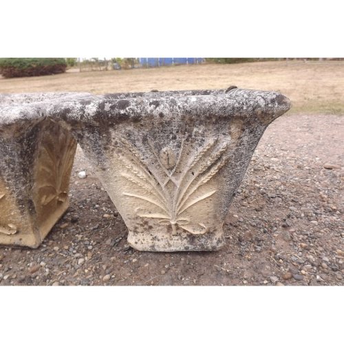 Paire de Vases en Pierre de Gironde 18 ème