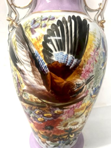 Paire de vases en porcelaine polychrome XIX siècle