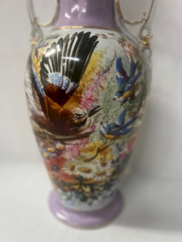 Paire de vases en porcelaine polychrome XIX siècle