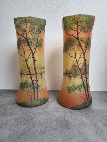 PAIRE DE VASES EN VERRE PEINT TYPE LEGRAS