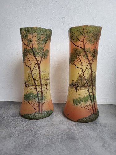 PAIRE DE VASES EN VERRE PEINT TYPE LEGRAS
