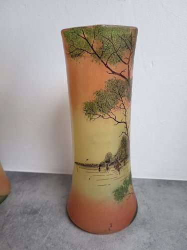 PAIRE DE VASES EN VERRE PEINT TYPE LEGRAS