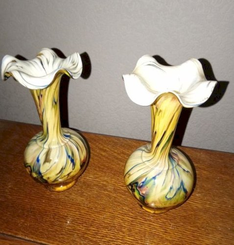 Paire de vases en verre