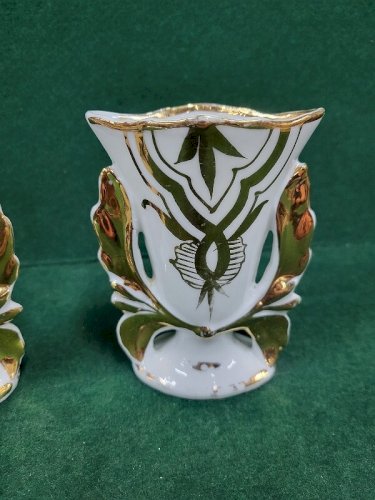 PAIRE DE VASES EN VIEUX PARIS