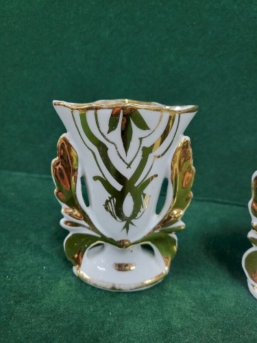 PAIRE DE VASES EN VIEUX PARIS