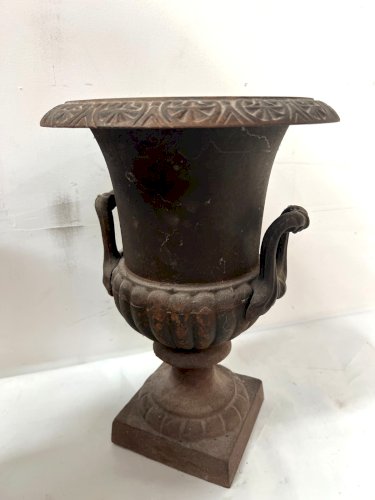 Paire de vases Médicis en fonte de fer XX siècle