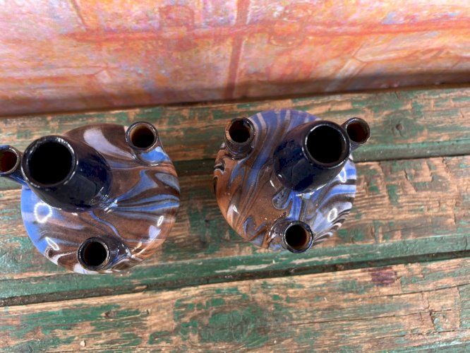 Paire de vases soliflores vintage marbrés bleu et marron – céramique 1950s