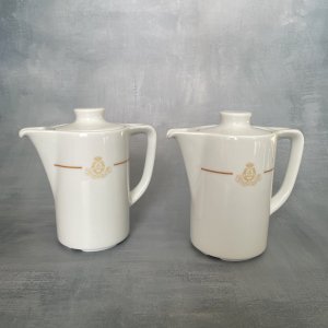 Pair of porcelain teapot and serving pot Schönwald tableware from HOTEL DU LOUVRE