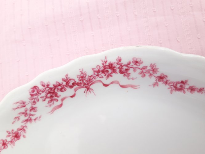 Paire délicats raviers porcelaine décor aux roses