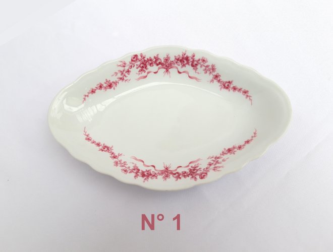 Paire délicats raviers porcelaine décor aux roses