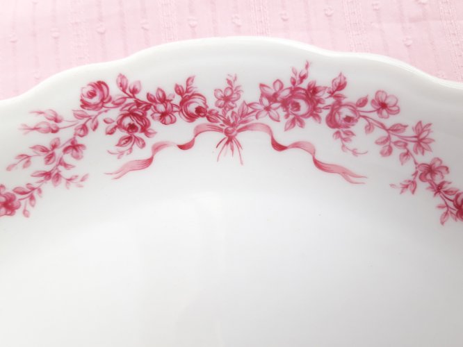 Paire délicats raviers porcelaine décor aux roses
