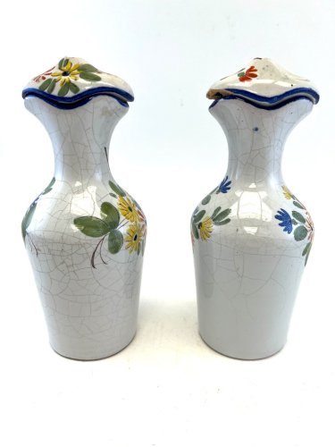Paire d’huiliers anciens en faïence fleurs XIXe – La Rochelle Nevers Quimper