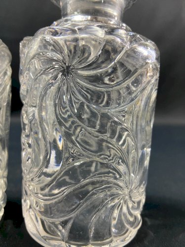 Paire flacons à parfum début XXe cristal SAINT LOUIS modèle Fleurs de violettes