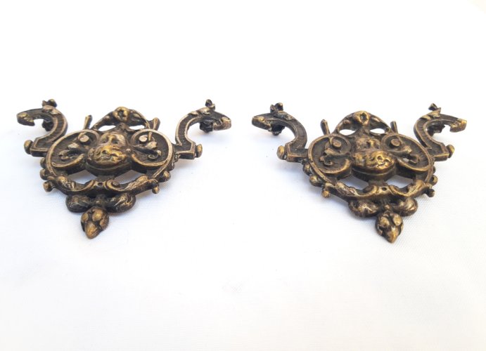 Paire ornements de meubles anciens putti