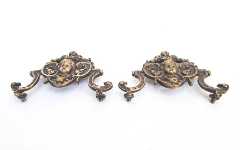 Paire ornements de meubles anciens putti