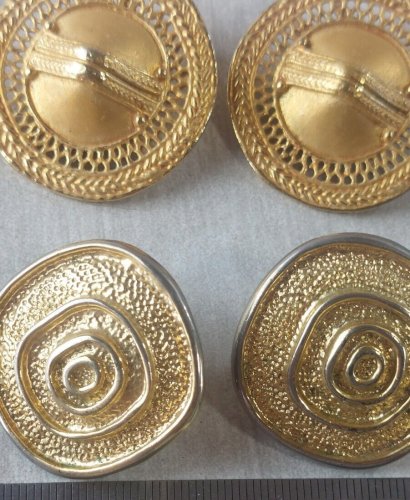 Paires d'anciennes boucles d'oreilles clips, en métal doré, vintage