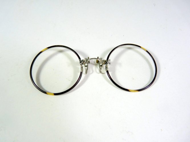 Paires de lunettes lorgnons vue XIX° verres ronds étui métalique noir