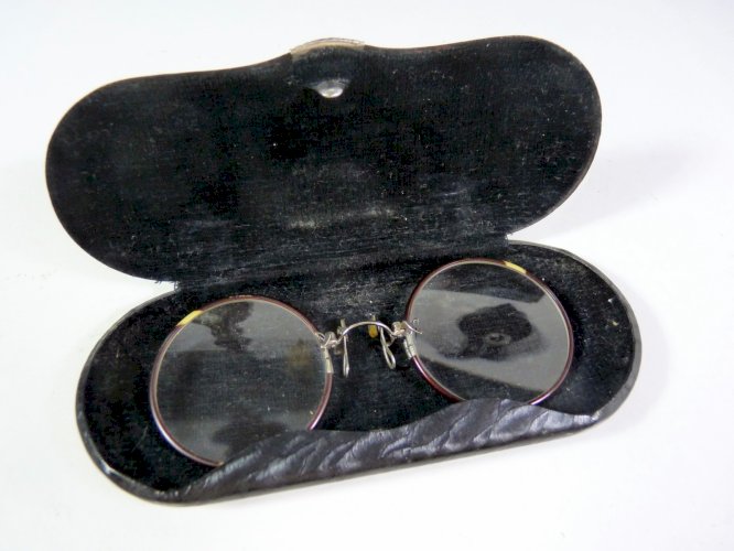 Paires de lunettes lorgnons vue XIX° verres ronds étui métalique noir