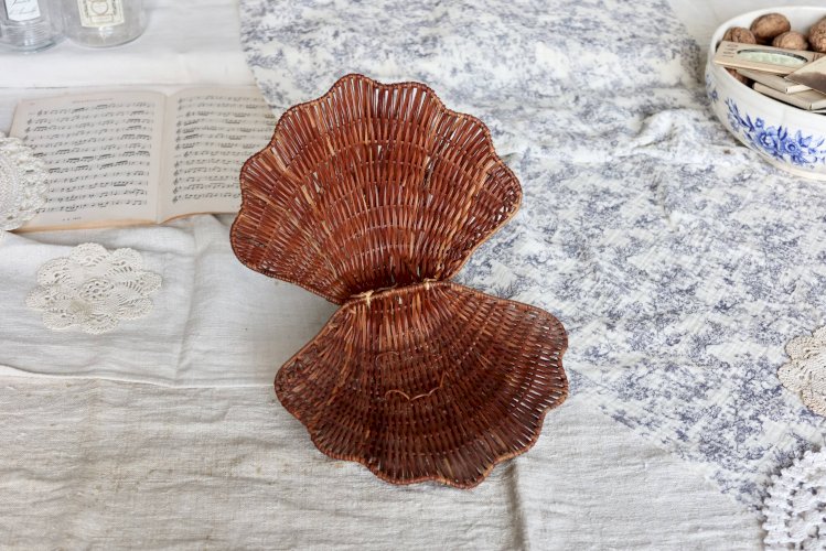 Panier coquillage vintage en osier