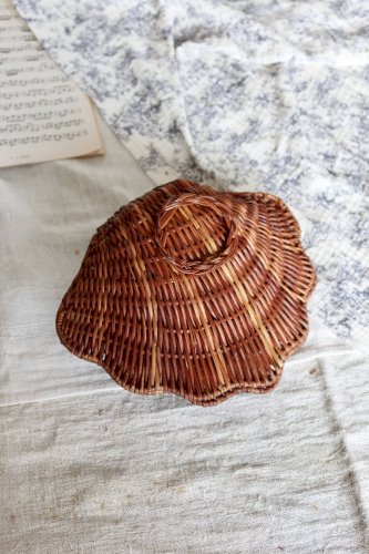 Panier coquillage vintage en osier