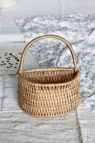 Panier mural vintage en osier tressé