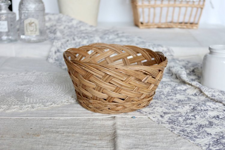 Panier rond vintage en osier naturel – Tressage croisé rustique