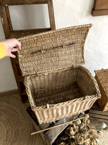 Panière en osier avec couvercle convexe