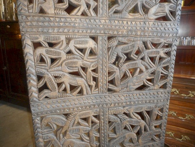 PANNEAU AFRICAIN EN BOIS SCULPTE