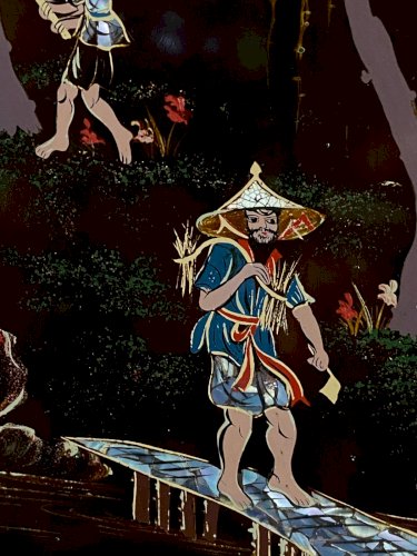 Panneau de bois laqué Minh-Thanh Vietnam scène rurale au porteur sur le pont