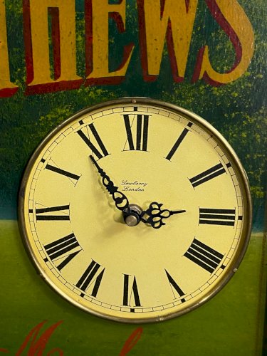 Panneau décoratif d'enseigne anglaise à la golfeuse avec horloge intégrée Golf