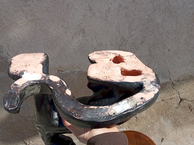 Panthère en terre cuite réalisée par un artiste