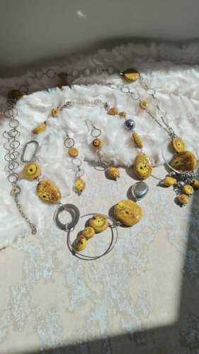 parure  2 colliers et Boucles doreilles de Anne Ghez